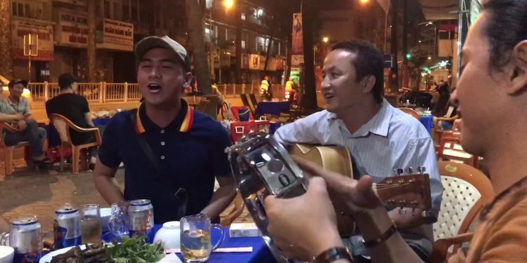 Vừa nhậu vừa hát bolero – yến tiệc giữa nhân gian