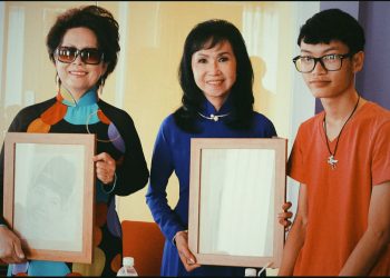 Họa sĩ trẻ chuyên vẽ hình ca sĩ nhạc vàng