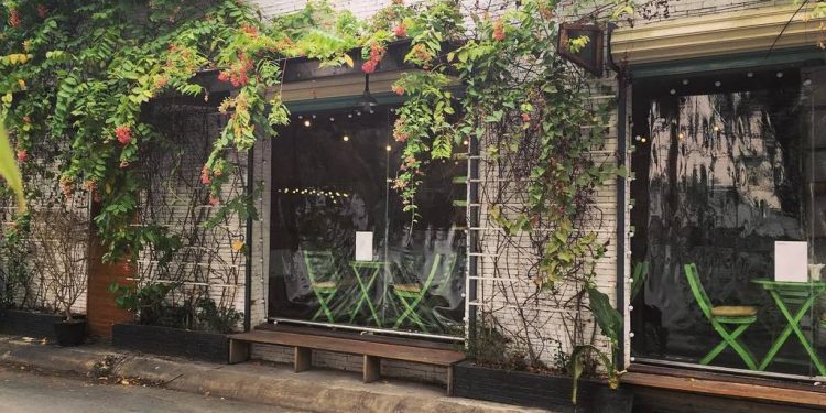 Những quán cafe nhạc Trịnh và nhạc xưa có không gian yên tĩnh ở Saigon