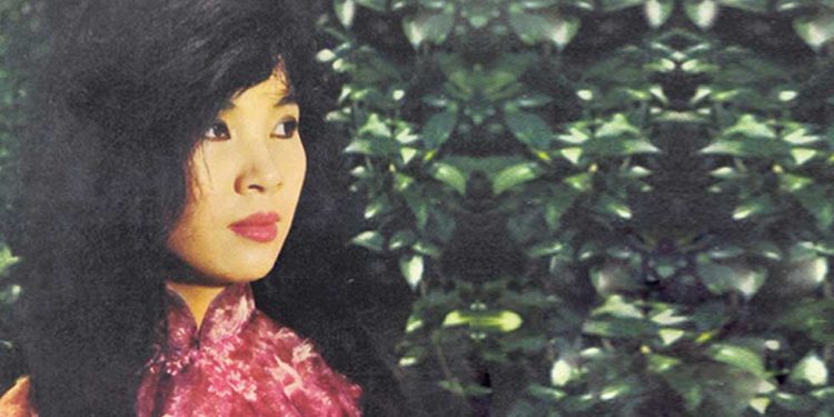 Bolero và tiếng hát Thanh Thúy – ‘Đêm chưa ngủ, nghe ngoài trời đổ mưa…’