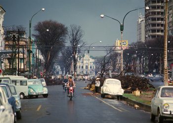 Chuyện ngập nước sau cơn mưa ở đường phố Sài Gòn trước 1975