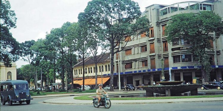 Ảnh màu hiếm về đường phố Sài Gòn năm 1954