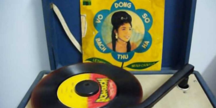 “Biên cương lá rơi Thu Hà em ơi…” – Võ Đông Sơ và Bạch Thu Hà là ai?