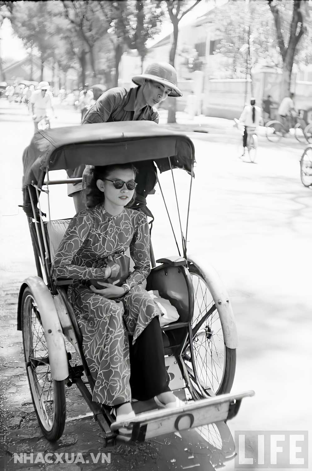 Phụ nữ Sài Gòn xưa và phong cách thời trang hiện đại từ 60 năm trước