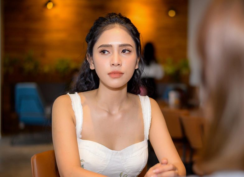 Phương Ý quán quân Thần tượng Bolero 2019: Tuổi thơ nghèo khó, mẹ bán rau nuôi 8 người ăn