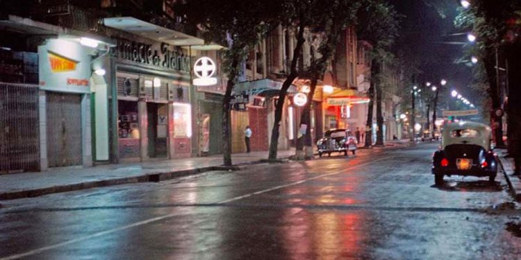 Tiếng nhạc vàng lang thang trong lòng thành phố