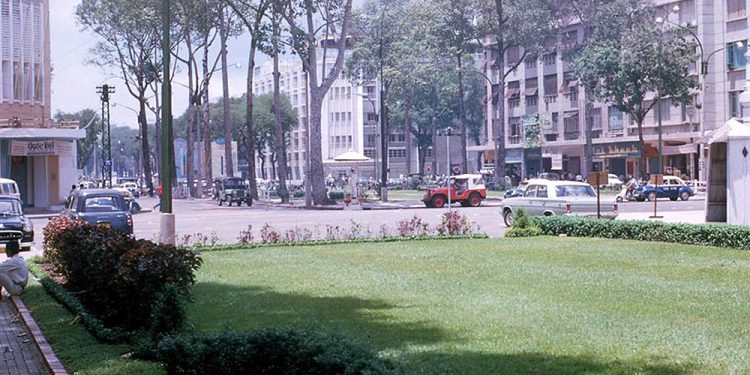 30 tấm ảnh màu đẹp nhất của đường phố Saigon thập niên 1960 (phần 8)