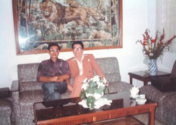 Cuộc gặp gỡ xúc động của nhạc sĩ Hoàng Thi Thơ với người con trai ở bên kia chiến tuyến