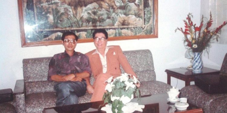 Cuộc gặp gỡ xúc động của nhạc sĩ Hoàng Thi Thơ với người con trai ở bên kia chiến tuyến