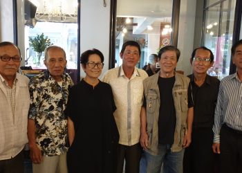 Cuộc hạnh ngộ của các nghệ sĩ nổi tiếng làng nhạc Sài Gòn xưa