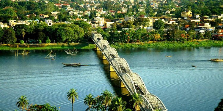 Nguồn gốc tên gọi của Sông Hương – Con sông xuất hiện trong nhạc vàng nhiều nhất