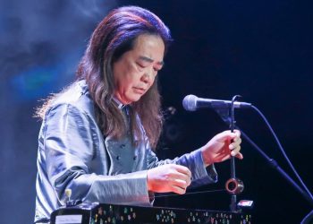 Đôi nét về nghệ sĩ đàn bầu Đức Thành – Hình ảnh quen thuộc với khán giả hải ngoại trên Paris By Night