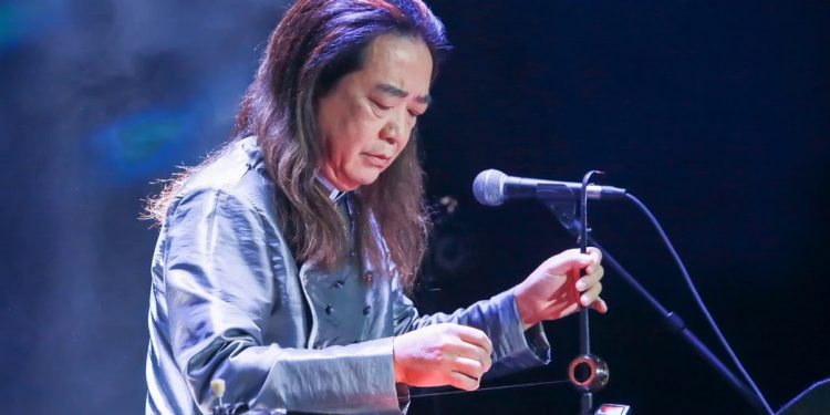 Đôi nét về nghệ sĩ đàn bầu Đức Thành – Hình ảnh quen thuộc với khán giả hải ngoại trên Paris By Night