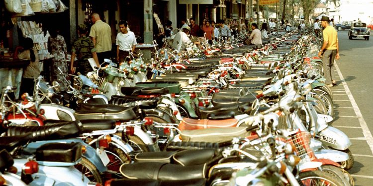 Xe máy Honda tại miền Nam 50 năm trước