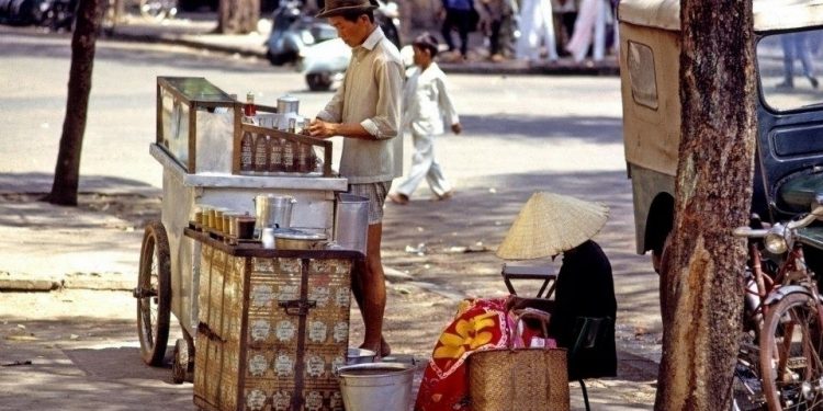 Cuộc sống ở lề đường Sài Gòn ngày xưa