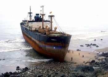 Những hình ảnh hiếm của “con tàu ma” mắc cạn nổi tiếng ở Vũng Tàu năm 1968