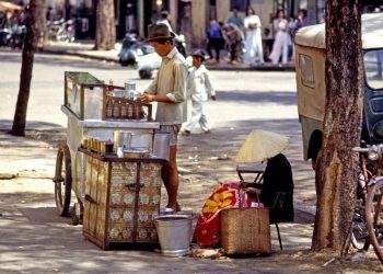 Ký ức về gánh hàng rong một thuở trên đường phố Sài Gòn xưa