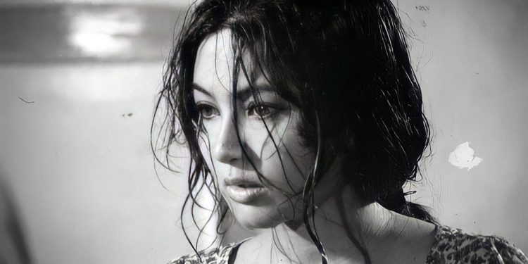 Cuộc đời minh tinh Thẩm Thúy Hằng qua loạt ảnh đẹp ngày xưa – Tuyệt sắc giai nhân của Sài Gòn một thuở