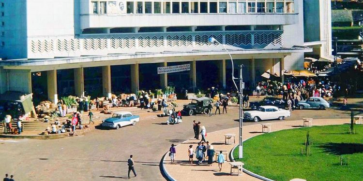 Hình ảnh về Chợ Đà Lạt xưa – Kiến trúc độc đáo của thập niên 1950