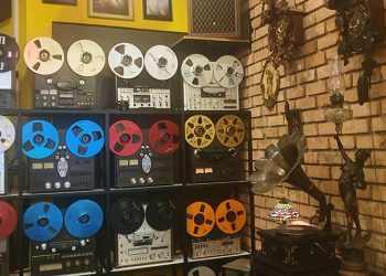 Nghe nhạc từ “băng Akai” trước 1975 – Thanh âm vọng từ quá khứ