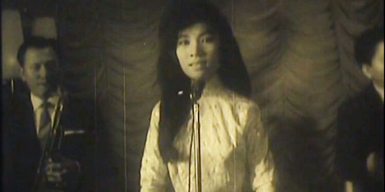 Xem lại video các màn trình diễn của Thanh Thúy, Lệ Thu, Hùng Cường, Mai Lệ Huyền trong phim điện ảnh trước 1975